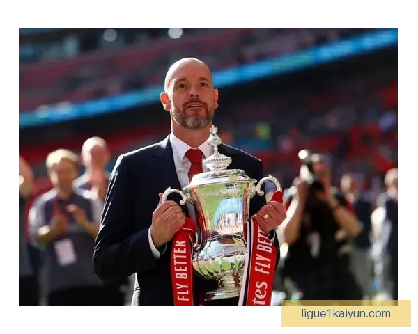 范戴克与拉莫斯的对比分析：两位顶级后卫的不同风格与影响力